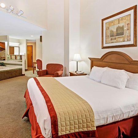 Baymont By Wyndham Indianapolis Hotel Екстериор снимка