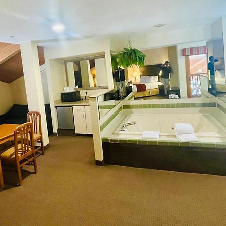Baymont By Wyndham Indianapolis Hotel Екстериор снимка