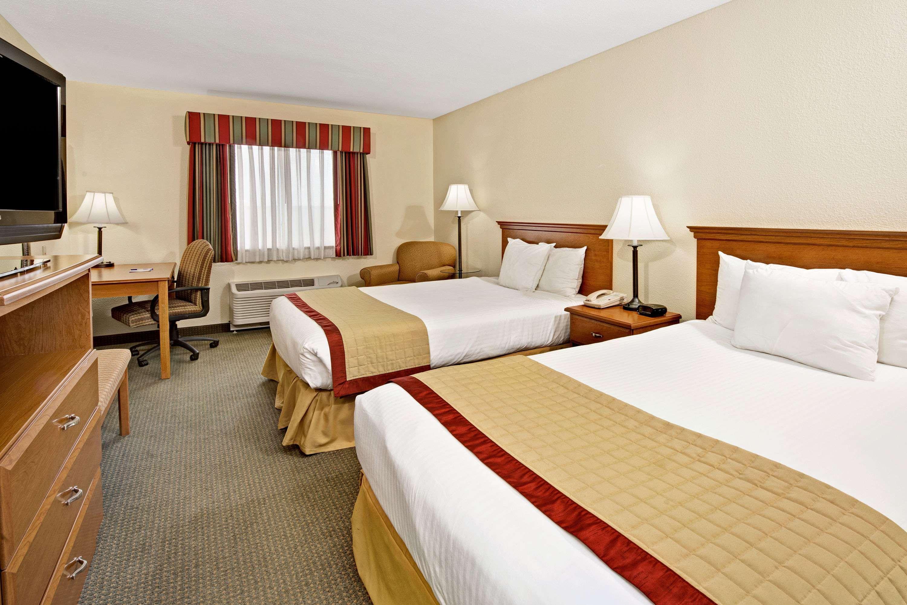 Baymont By Wyndham Indianapolis Hotel Екстериор снимка