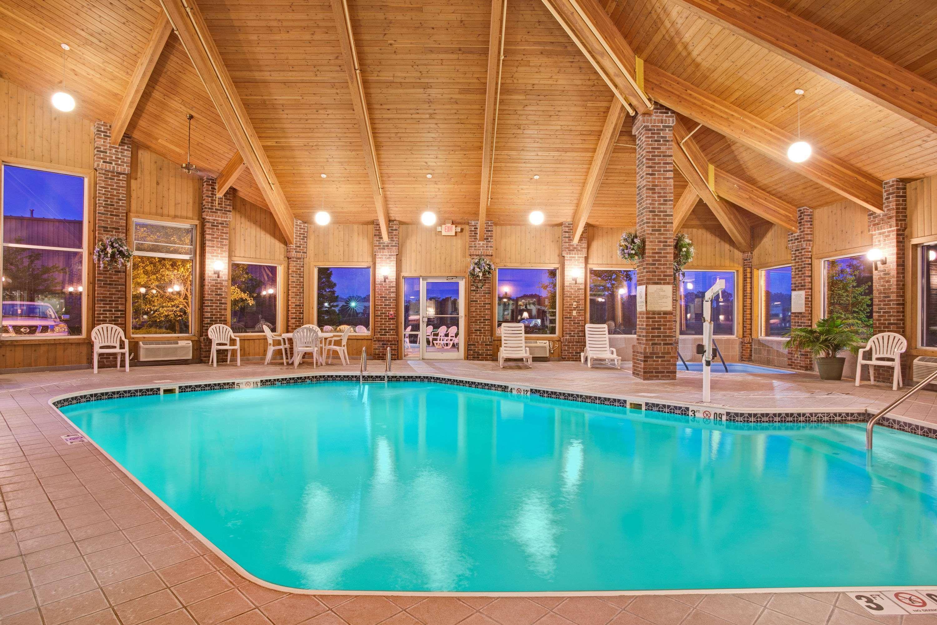 Baymont By Wyndham Indianapolis Hotel Екстериор снимка