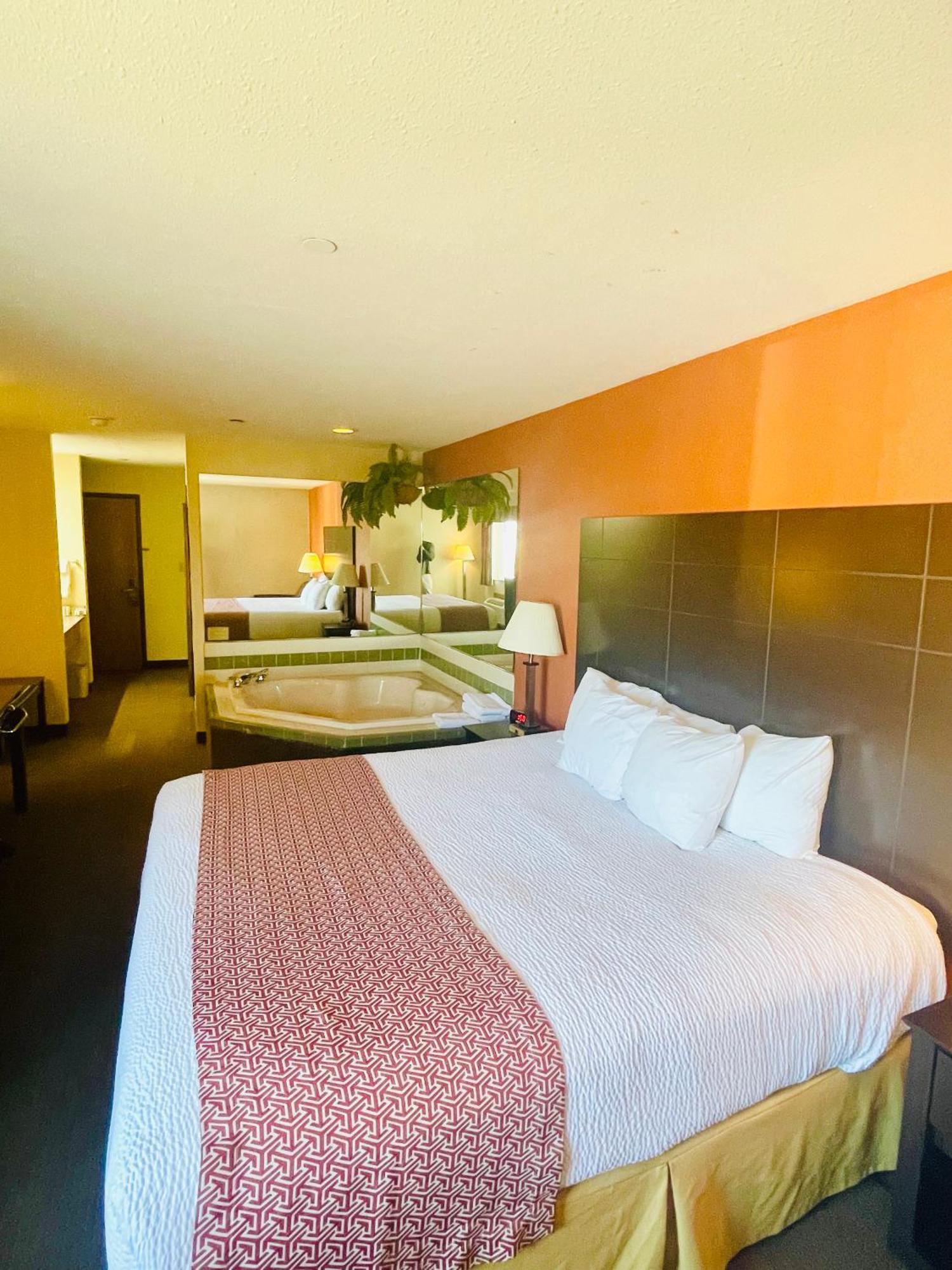 Baymont By Wyndham Indianapolis Hotel Екстериор снимка