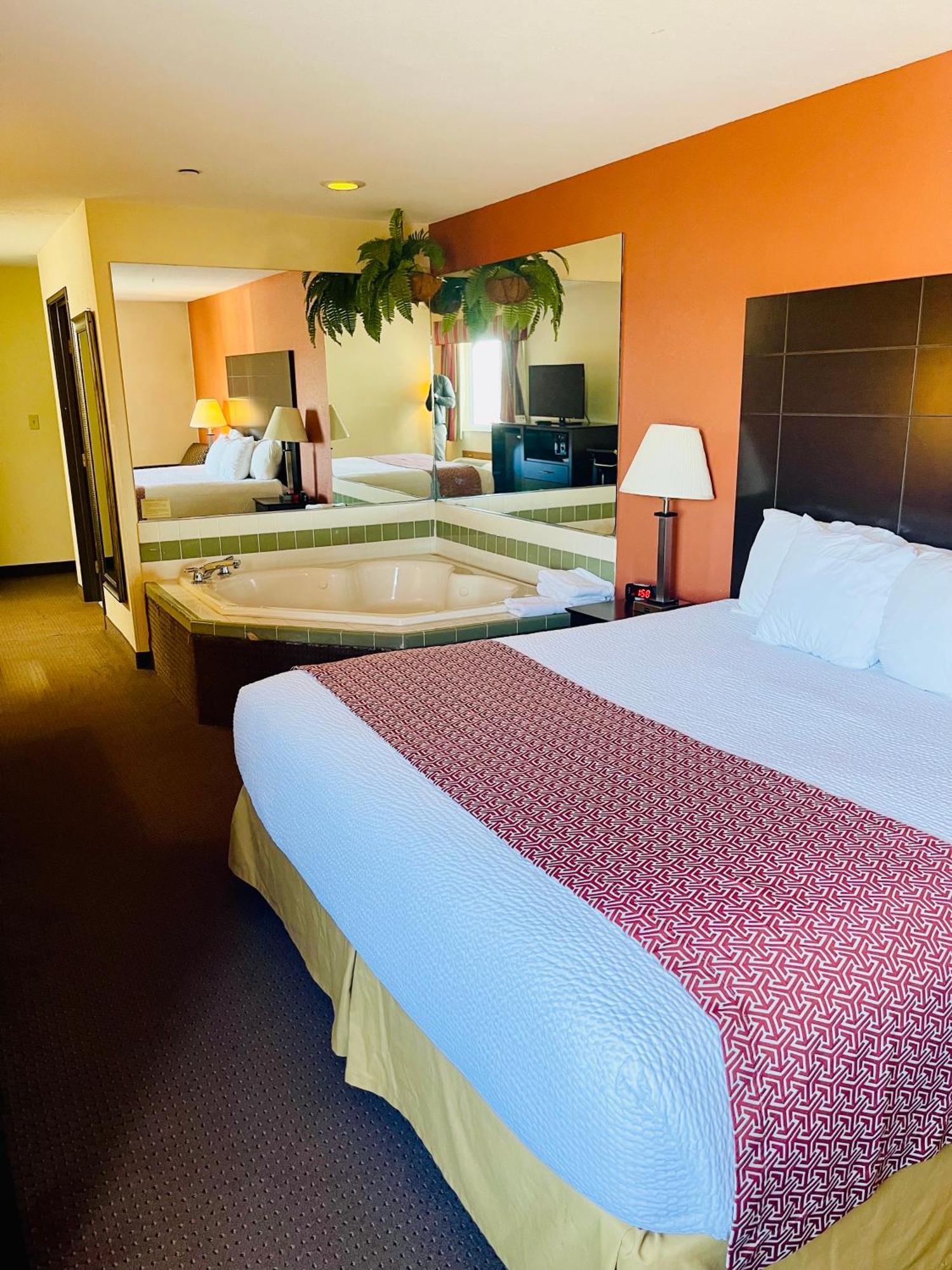 Baymont By Wyndham Indianapolis Hotel Екстериор снимка