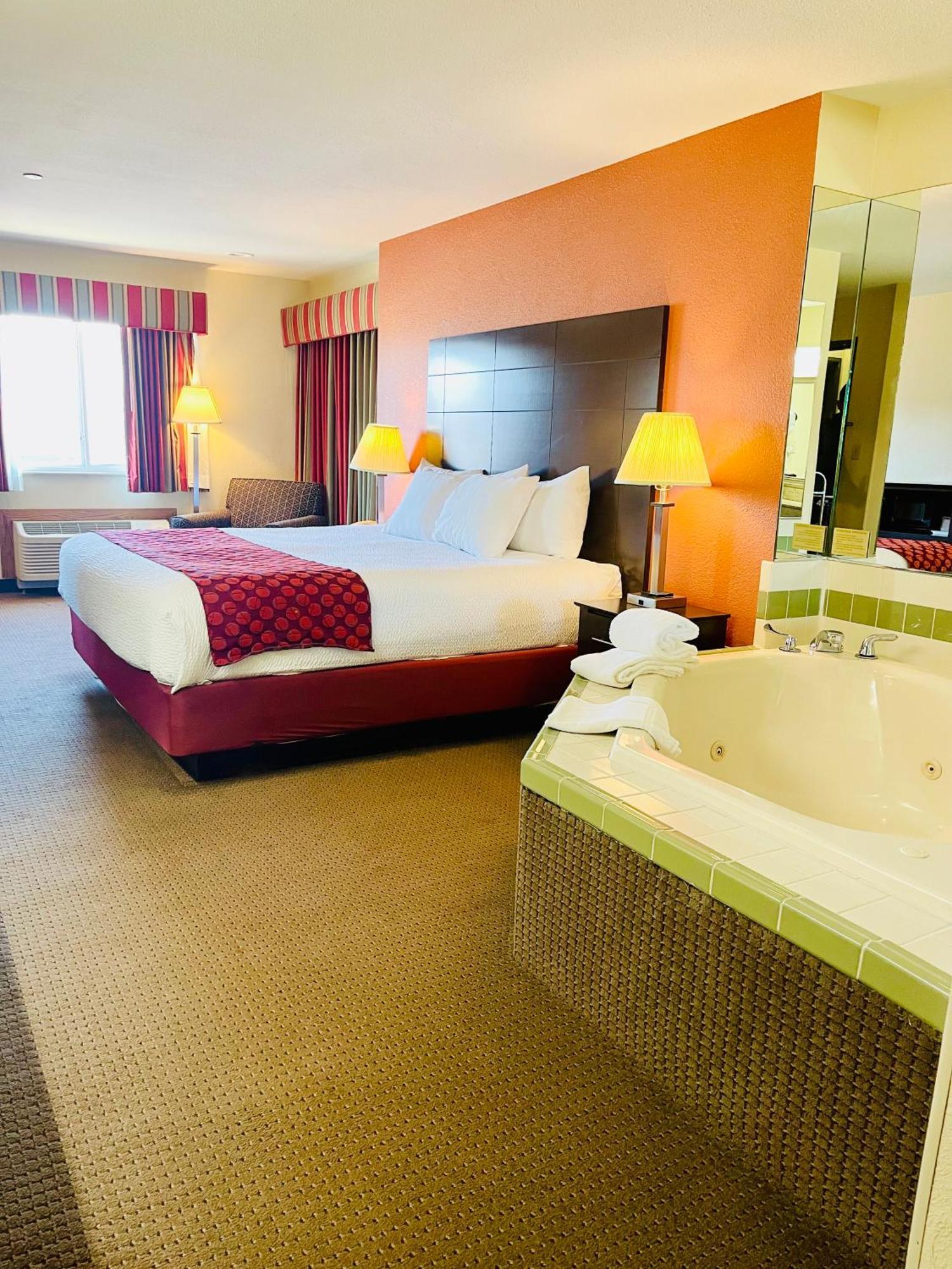Baymont By Wyndham Indianapolis Hotel Екстериор снимка