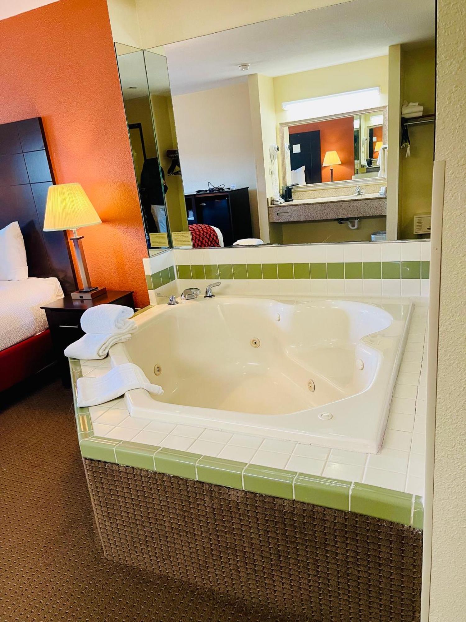 Baymont By Wyndham Indianapolis Hotel Екстериор снимка
