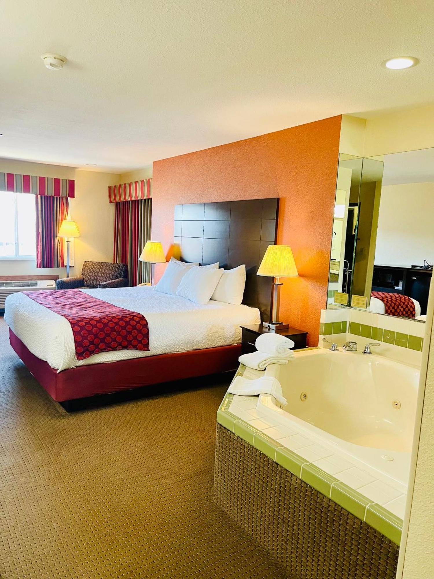 Baymont By Wyndham Indianapolis Hotel Екстериор снимка