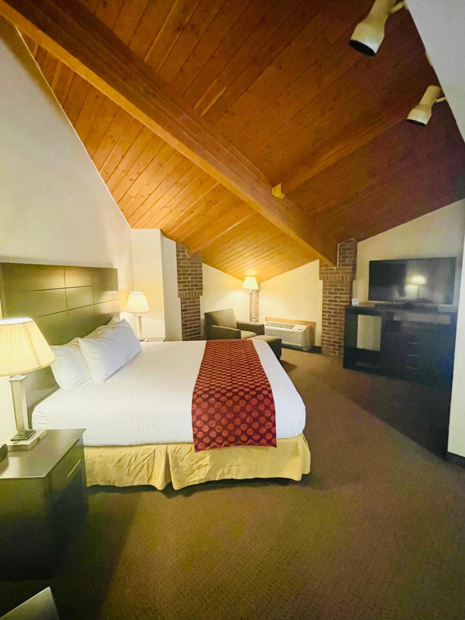 Baymont By Wyndham Indianapolis Hotel Екстериор снимка